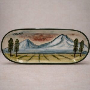 Декоративная керамическая тарелка ручной работы с изображением горы Арарат.