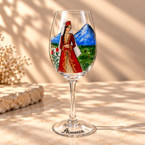 Գինու բաժակ՝ «ARMENIA» հայկական տարազով 🍷